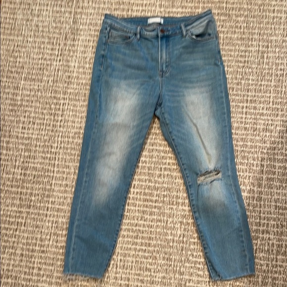 Vervet by Flying Monkey Ankle Cropped Jeans with Raw Hem - Picture 1 of 7